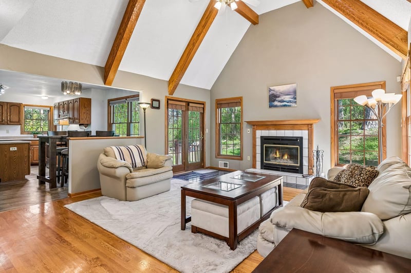 771 County Road B2 E, Little Canada, MN 55117