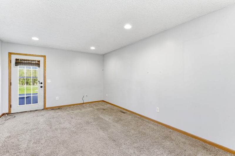 411 N Walnut St, Belle Plaine, MN 56011