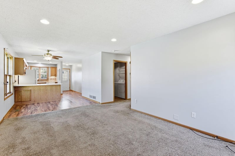 411 N Walnut St, Belle Plaine, MN 56011