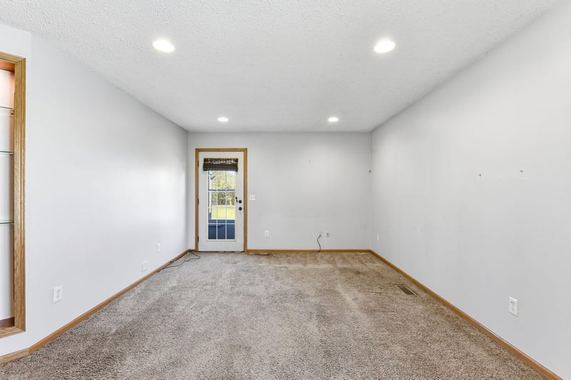 411 N Walnut St, Belle Plaine, MN 56011