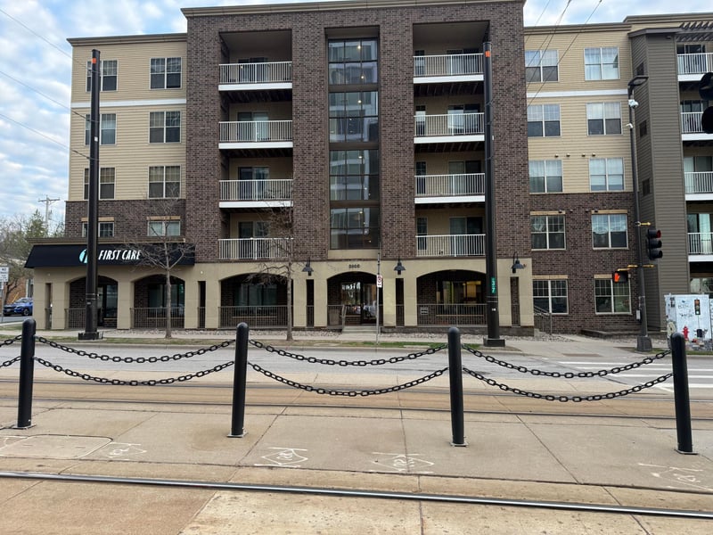 2900 University Ave SE #402, Minneapolis, MN 55414