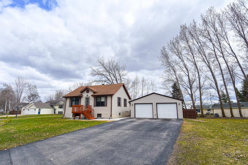 612 Cherry Rd, Thief River Falls, MN 56701