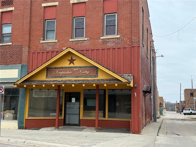 226 S Washington St, Redwood Falls, MN 56283