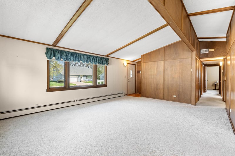 905 9th Ave NW, Waseca, MN 56093