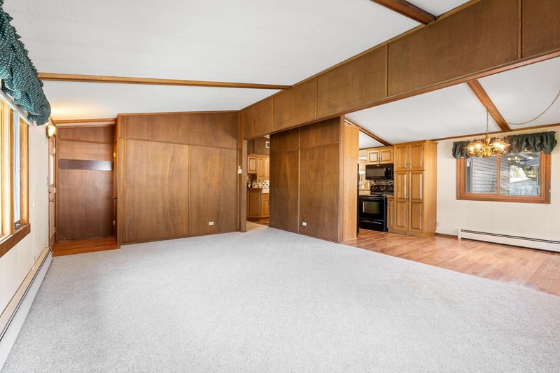 905 9th Ave NW, Waseca, MN 56093