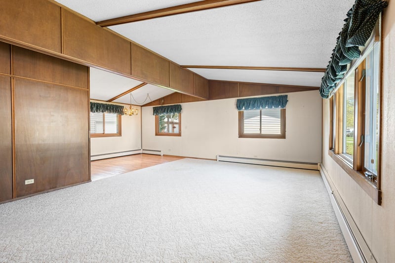 905 9th Ave NW, Waseca, MN 56093