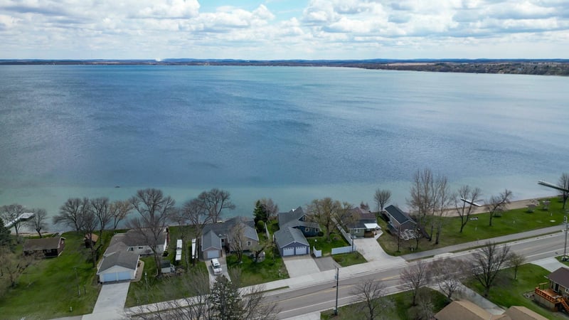 804 Lake Shore Dr, Battle Lake, MN 56515