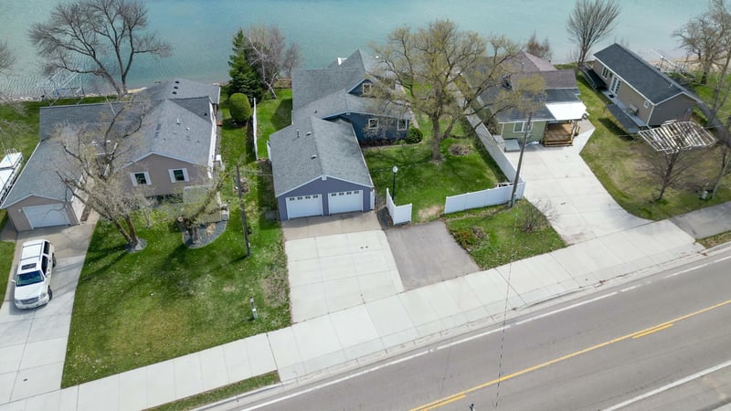 804 Lake Shore Dr, Battle Lake, MN 56515