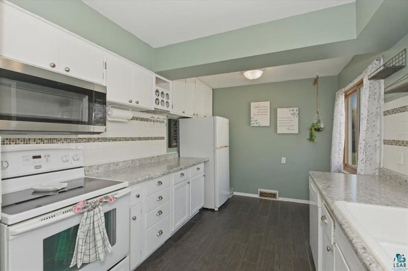5130 Juniata St, Duluth, MN 55804