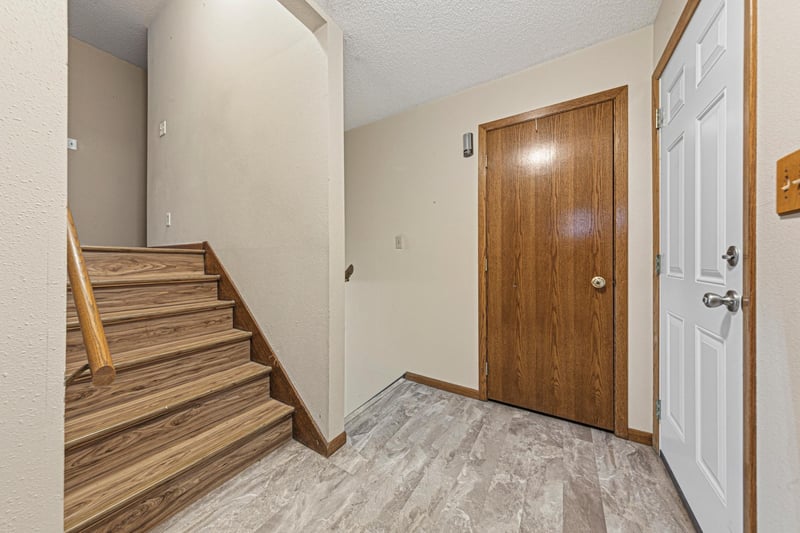 168 10th St SE, Wells, MN 56097