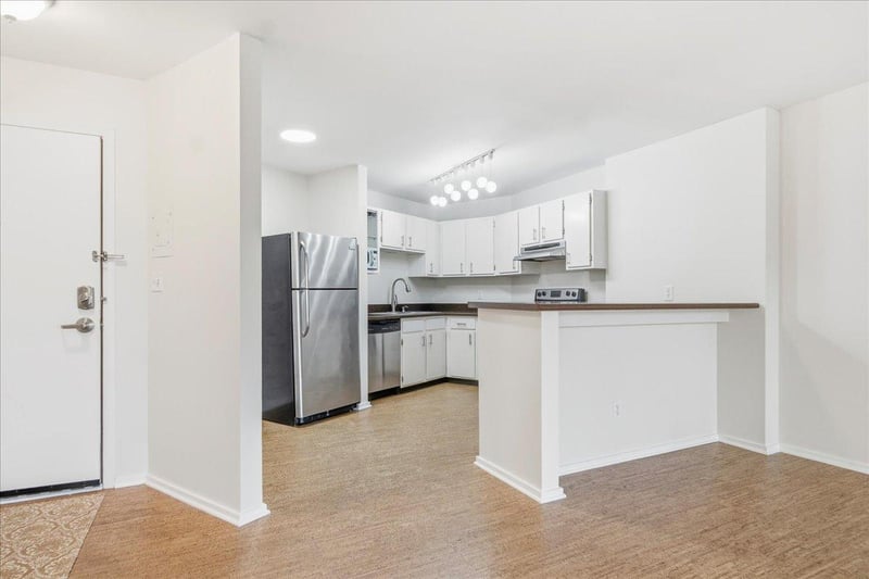 210 W Grant St #222, Minneapolis, MN 55403