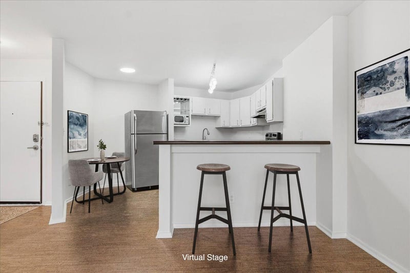 210 W Grant St #222, Minneapolis, MN 55403