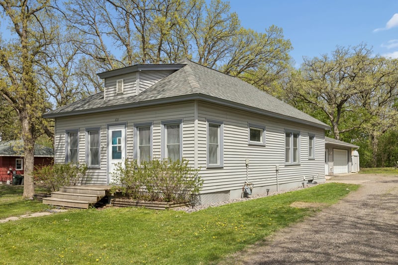 621 Hazel Ave E, Kimball, MN 55353