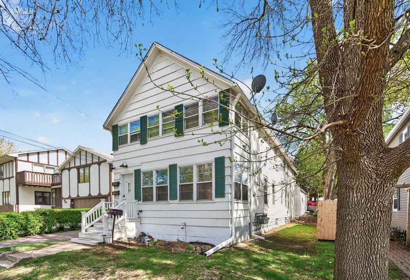 318 7th Ave NE, Minneapolis, MN 55413