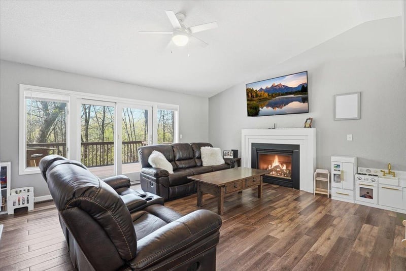 269 E Sunset Ln, Ellsworth, WI 54011