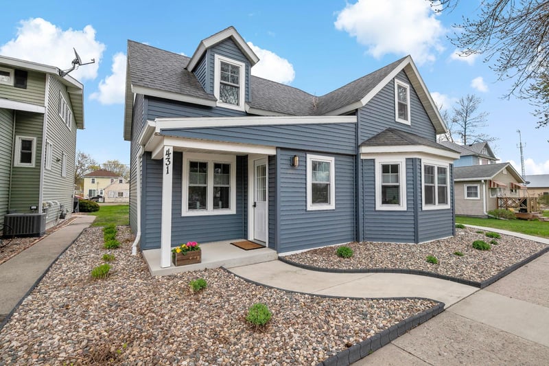 431 Main St S, Hector, MN 55342