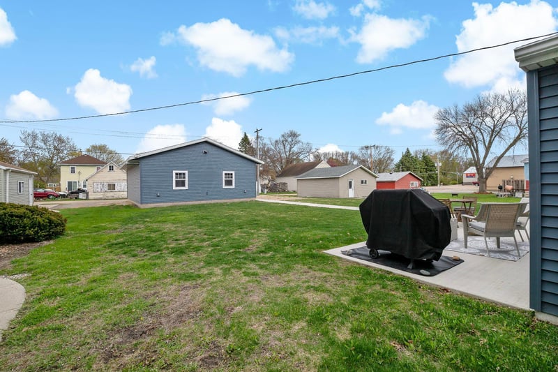 431 Main St S, Hector, MN 55342
