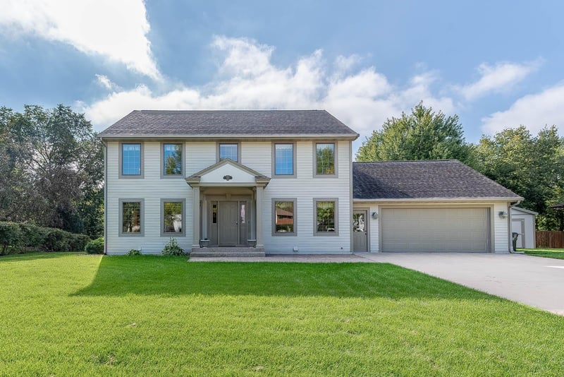 208 Chancery Ln, Mankato, MN 56001