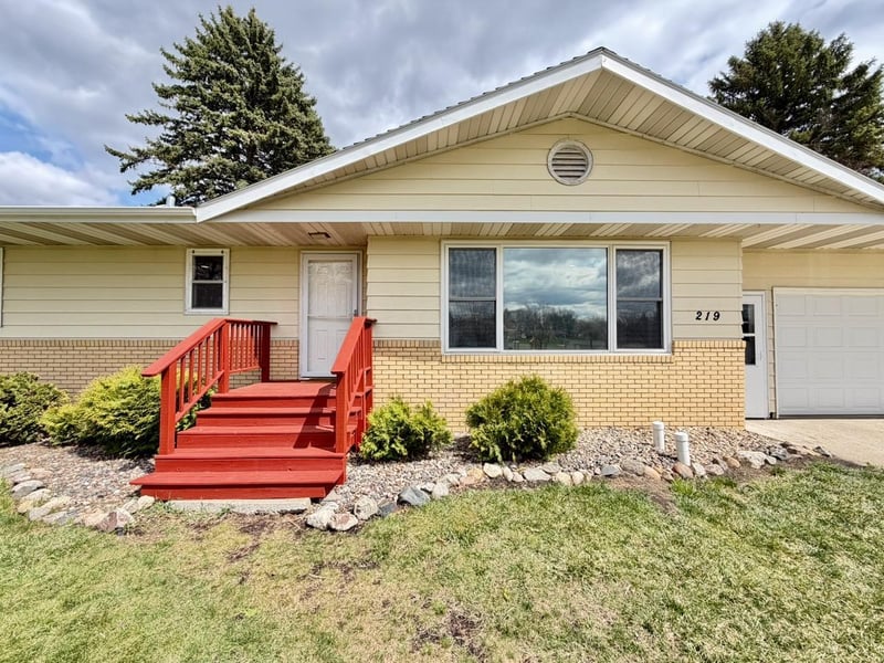 219 9th Ave SE, Elbow Lake, MN 56531