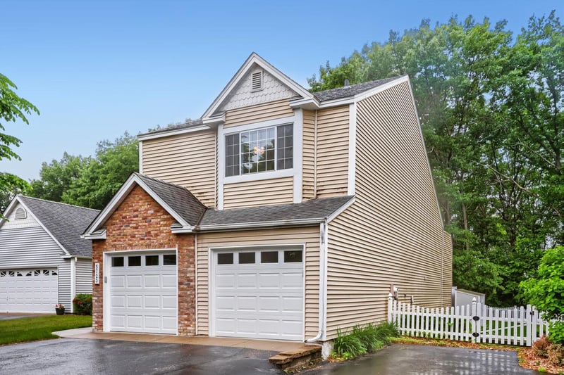 5723 Donegal Dr, Shoreview, MN 55126