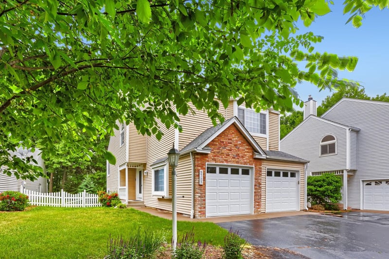 5723 Donegal Dr, Shoreview, MN 55126