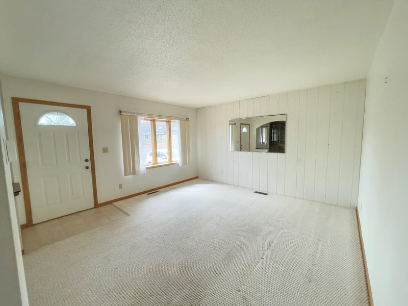 16 Law Dr, Silver Bay, MN 55614