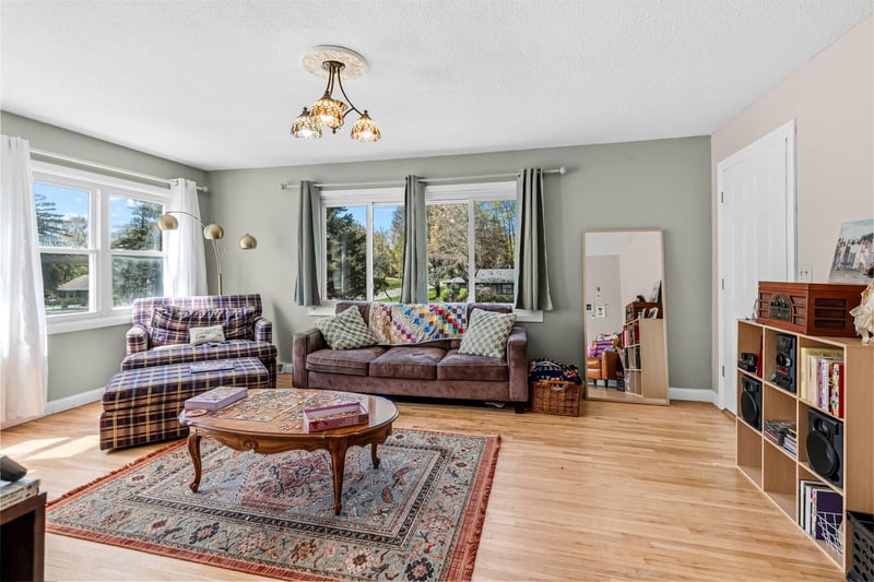 601 Labore Rd, Little Canada, MN 55117