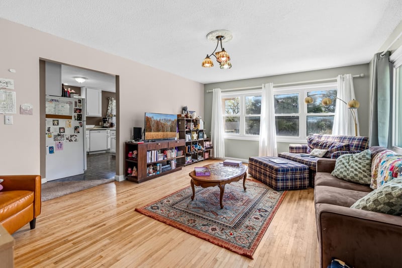 601 Labore Rd, Little Canada, MN 55117