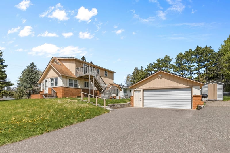 601 Labore Rd, Little Canada, MN 55117