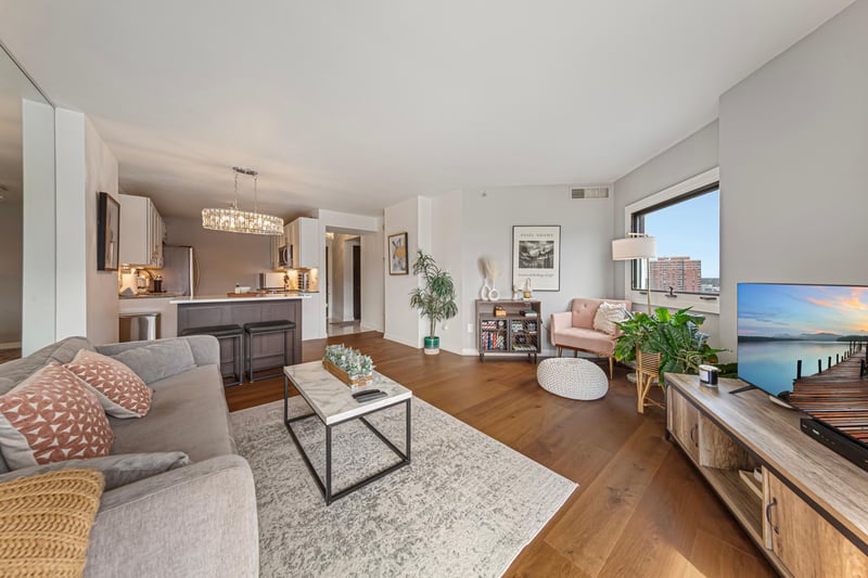 1225 Lasalle Ave #2101, Minneapolis, MN 55403