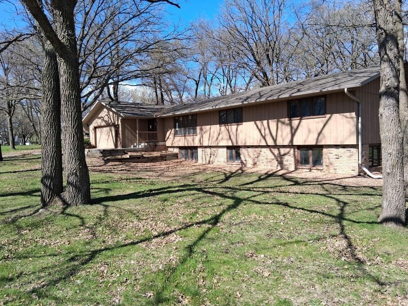 1919 Summit Dr, Saint Cloud, MN 56303