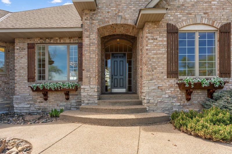 5841 190th St E, Prior Lake, MN 55372