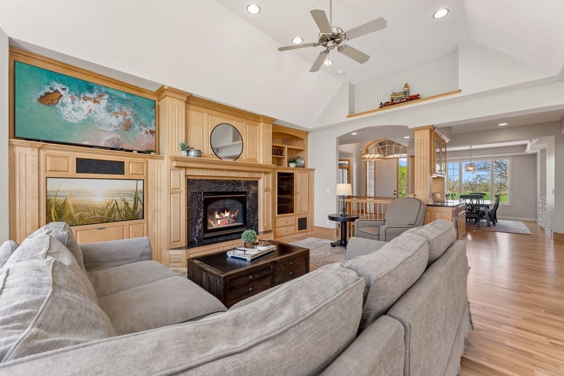 5841 190th St E, Prior Lake, MN 55372