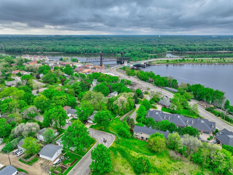 344 Elm St N, Prescott, WI 54021