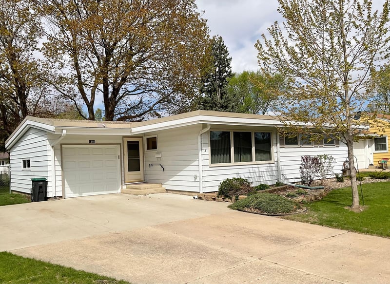 1405 5th St NW, Austin, MN 55912