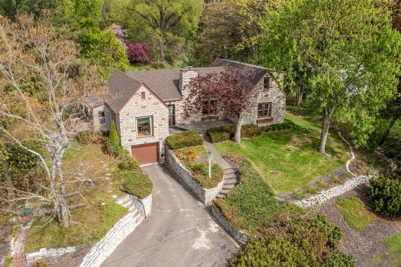 2500 Keller Pw, Maplewood, MN 55109