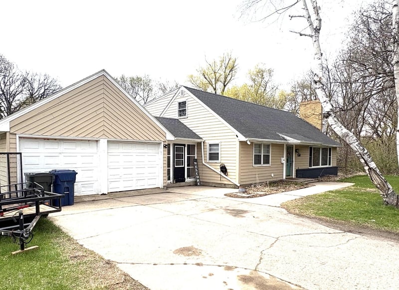 1039 W Summit Ave, Fergus Falls, MN 56537