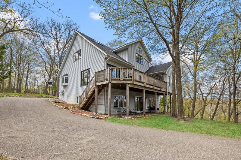5806 Quinn Ave NW, Annandale, MN 55302