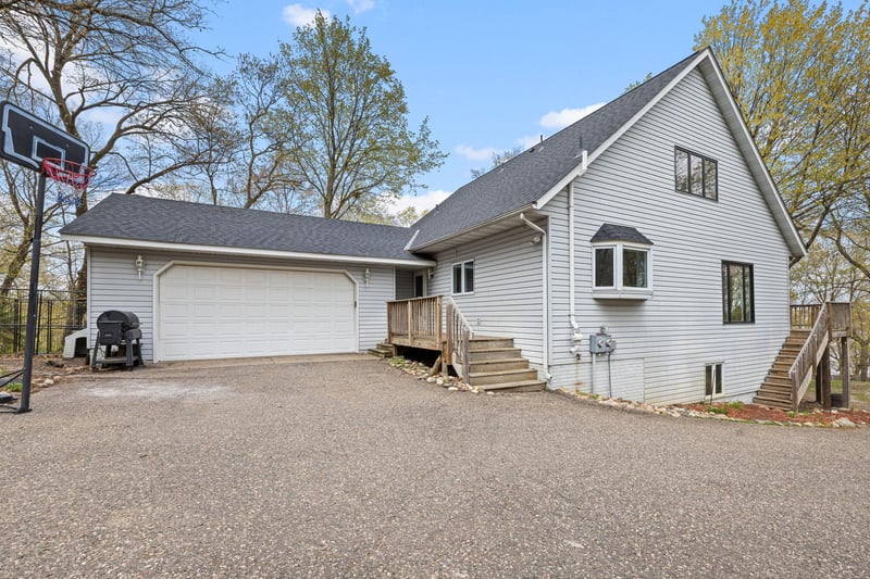 5806 Quinn Ave NW, Annandale, MN 55302