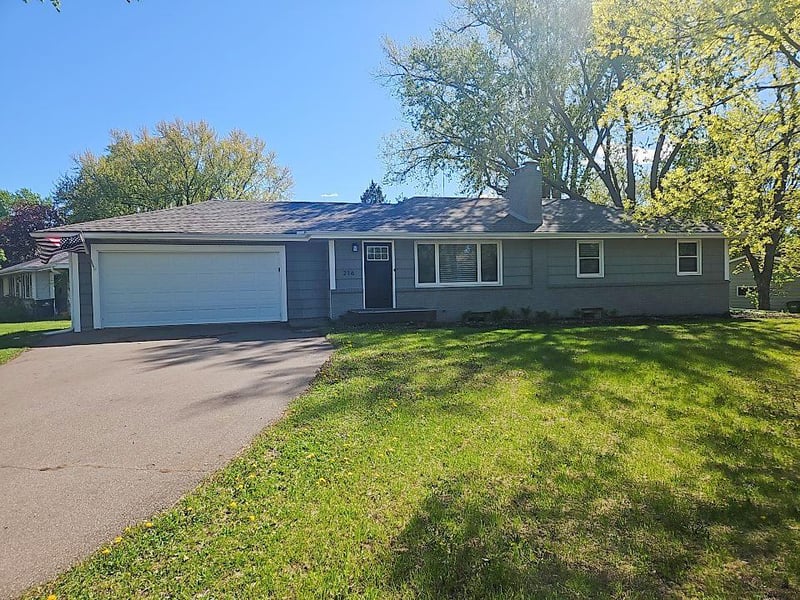 216 Hawes Ave, Shoreview, MN 55126
