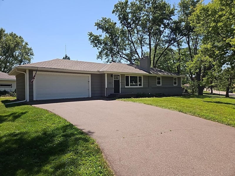 216 Hawes Ave, Shoreview, MN 55126