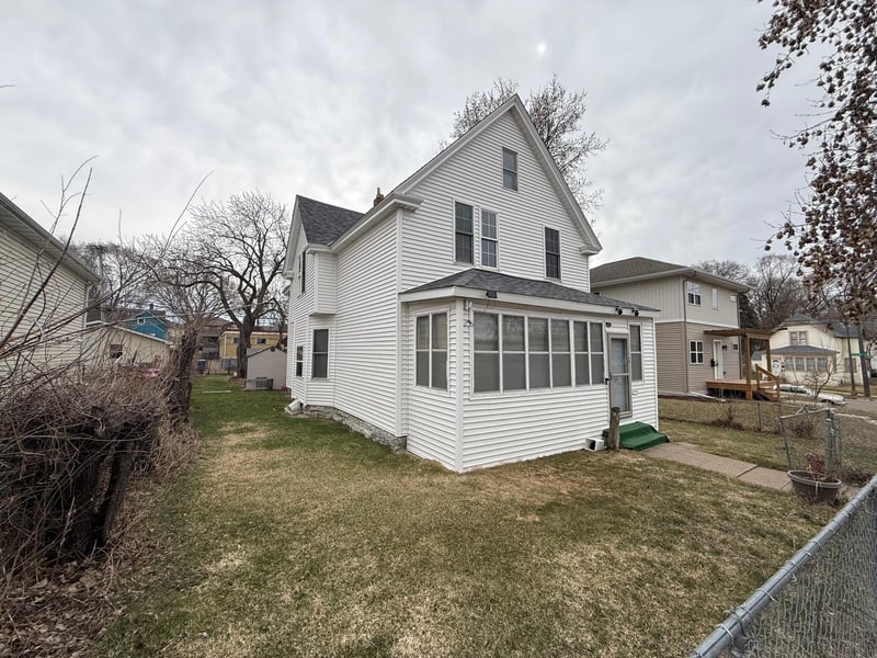 588 York Ave, Saint Paul, MN 55130