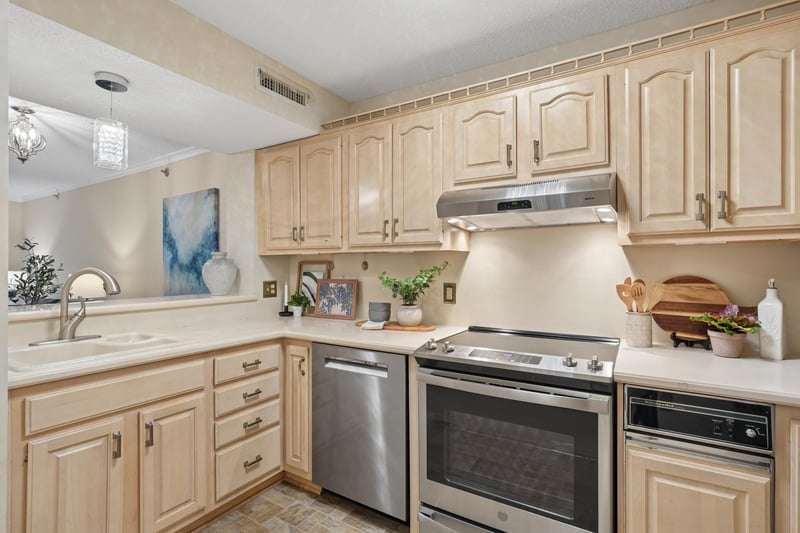 7420 Edinborough Way #6315, Edina, MN 55435
