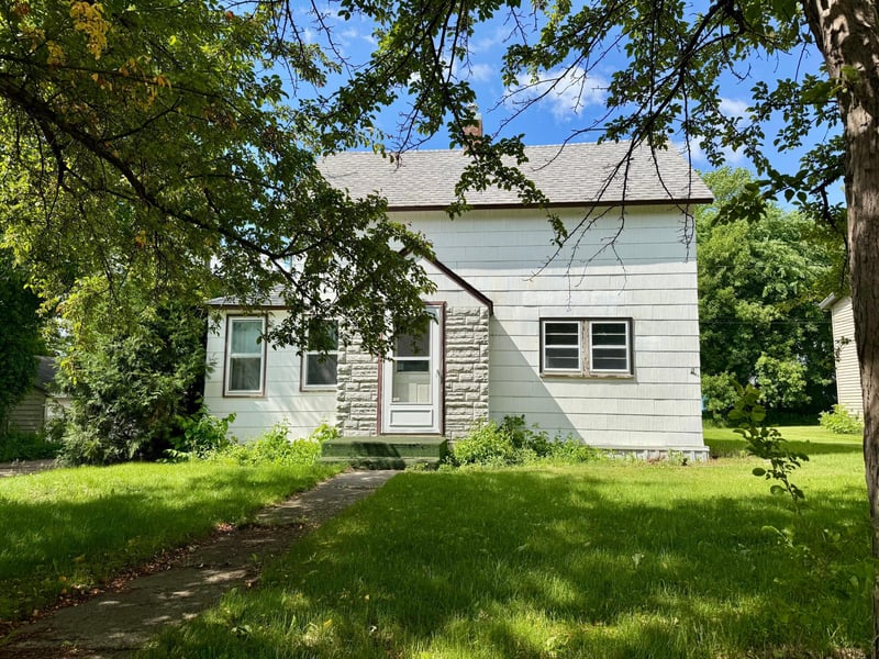 915 6th Ave E, Alexandria, MN 56308