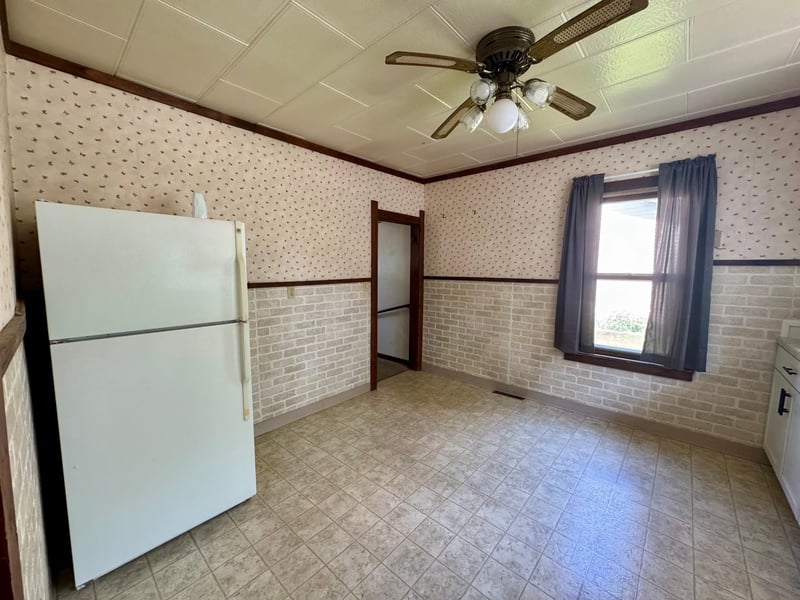 915 6th Ave E, Alexandria, MN 56308