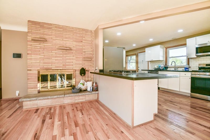 1306 Hillcrest Dr NE, Fridley, MN 55432