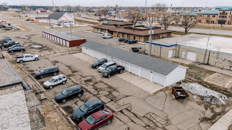 2409 4th Ave N, Moorhead, MN 56560