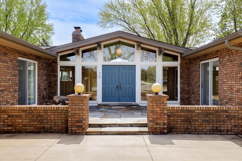 70 Valley Ln, Hastings, MN 55033