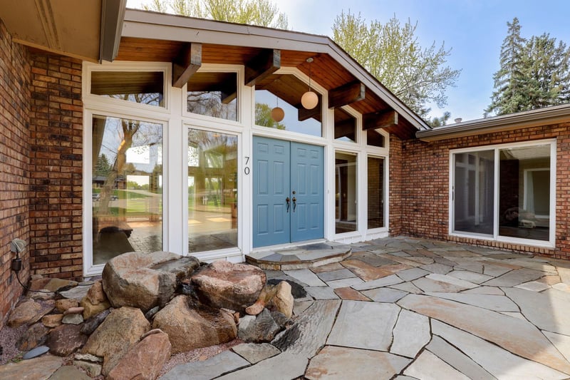70 Valley Ln, Hastings, MN 55033
