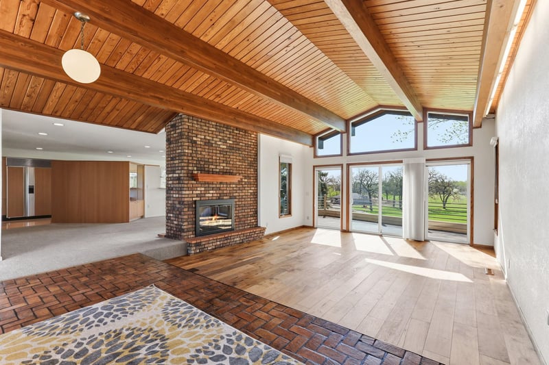 70 Valley Ln, Hastings, MN 55033